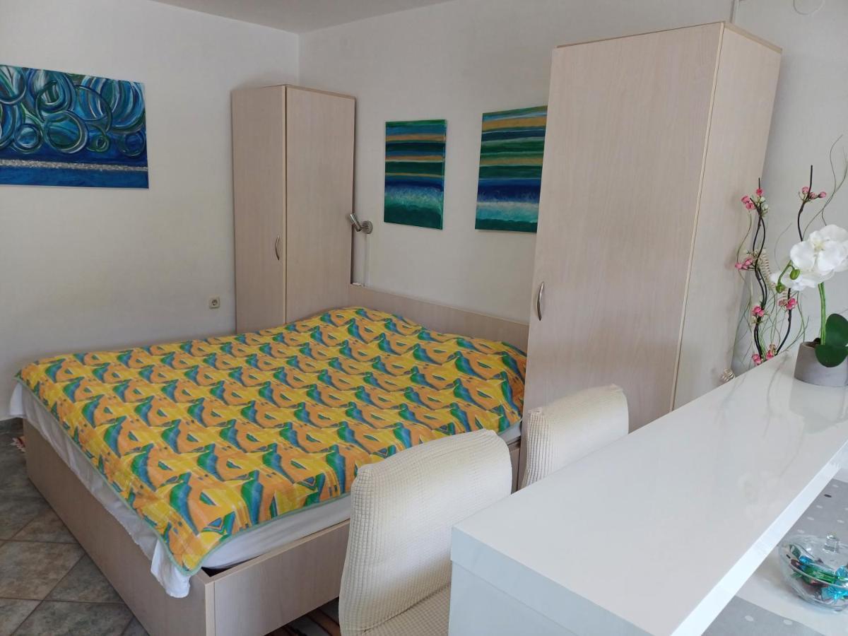 Apartments Lana พูลา ภายนอก รูปภาพ