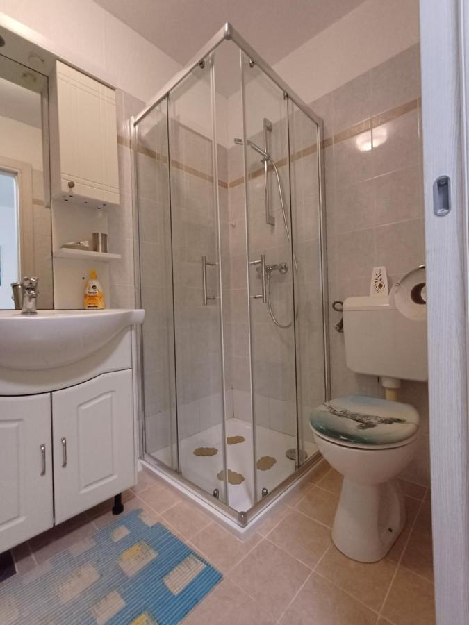 Apartments Lana พูลา ภายนอก รูปภาพ