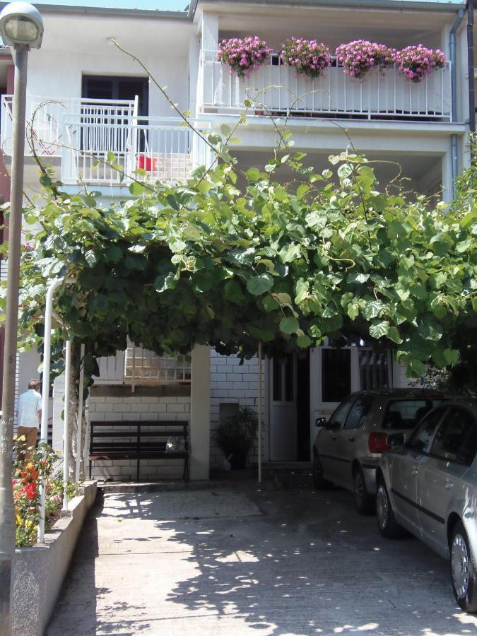 Apartments Lana พูลา ภายนอก รูปภาพ