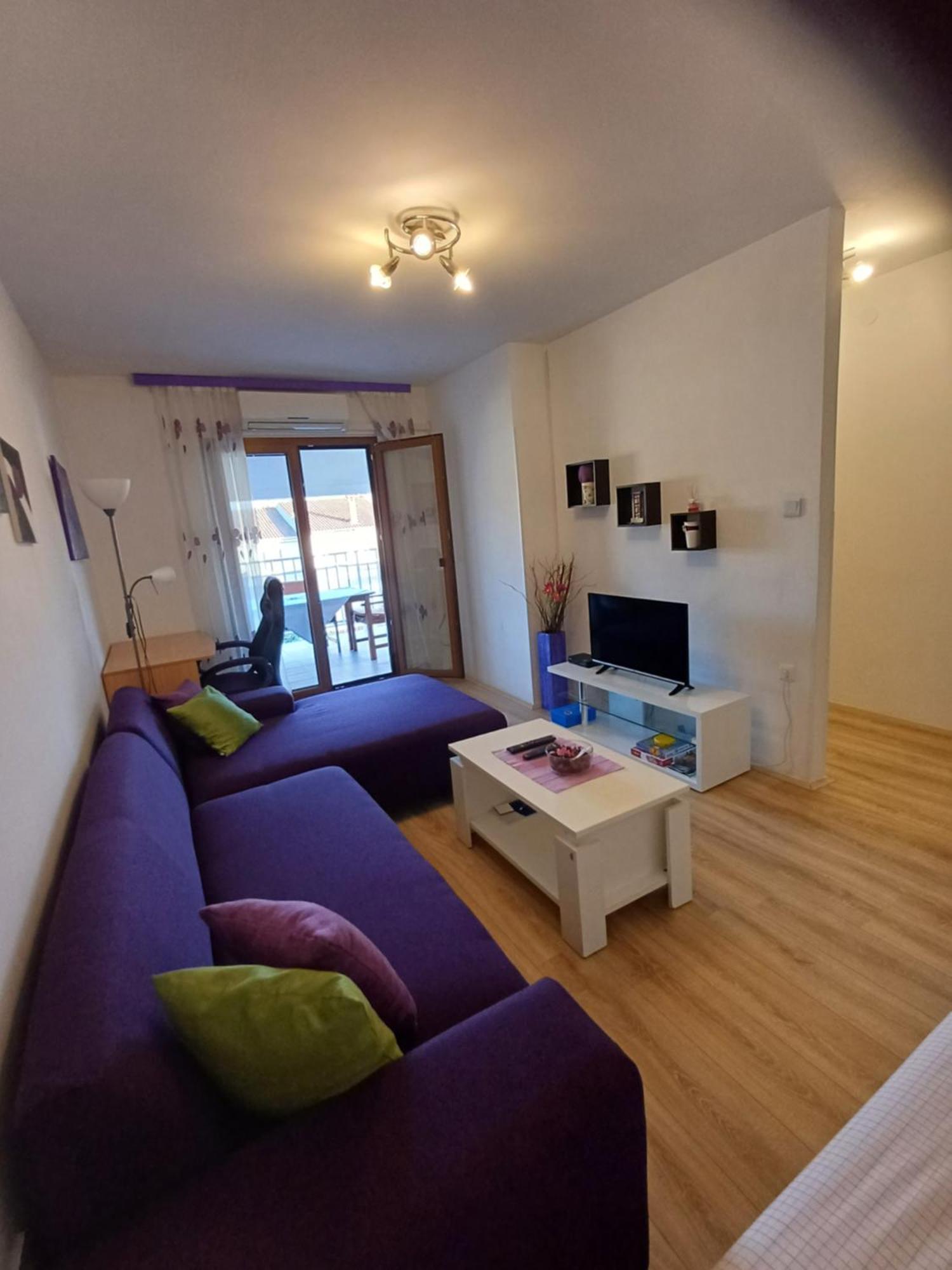 Apartments Lana พูลา ภายนอก รูปภาพ